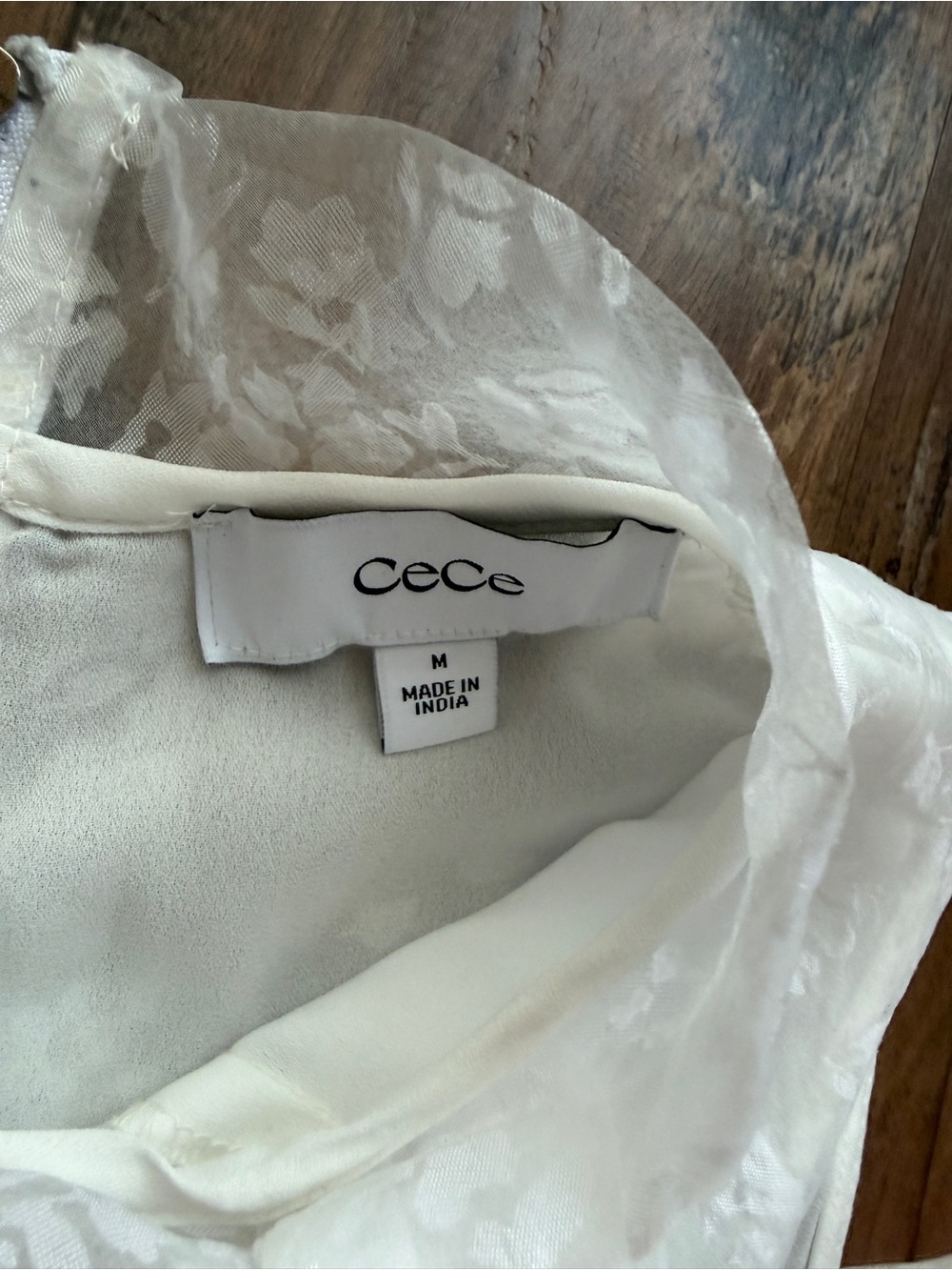 CeCe White Sleeveless Lace Bow-Neck Camisole 0081 - Picture 2 of 6